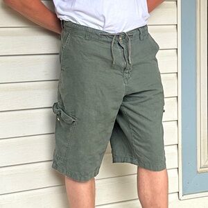 XL green Sean John shorts